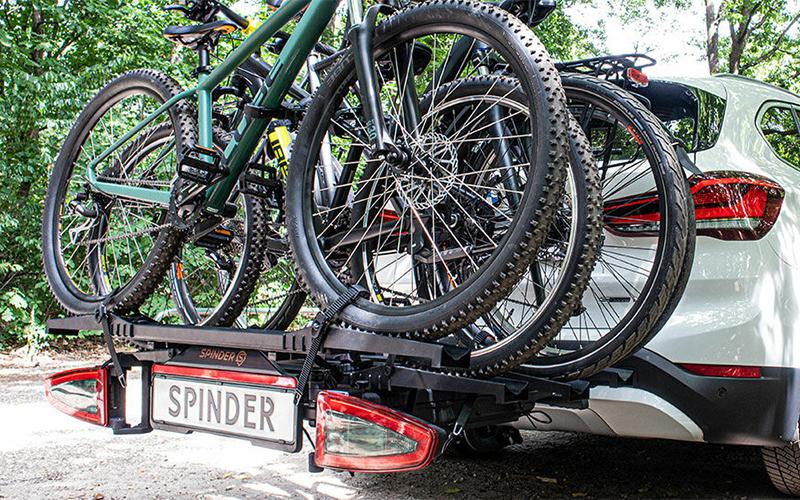 <p>Neem je fiets of e-bike gemakkelijk mee met een fietsendrager van Spinder. Deze stevige en gebruiksvriendelijke fietsendragers zijn ontworpen om fietsen veilig te vervoeren en zijn eenvoudig op de auto te plaatsen. Bekijk de mogelijkheden en ontdek welke Spinder fietsendrager bij jou past.</p>